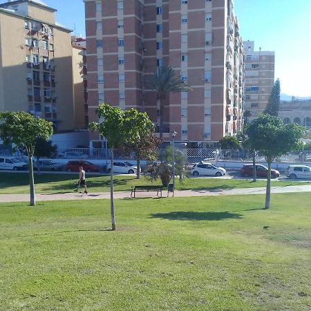 4 Dorm Cerca De Playa Y Centro Ciudad Apartment Malaga Luaran gambar