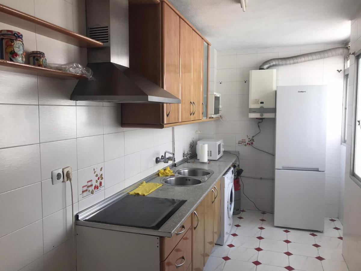 4 Dorm Cerca De Playa Y Centro Ciudad Apartment Malaga Luaran gambar